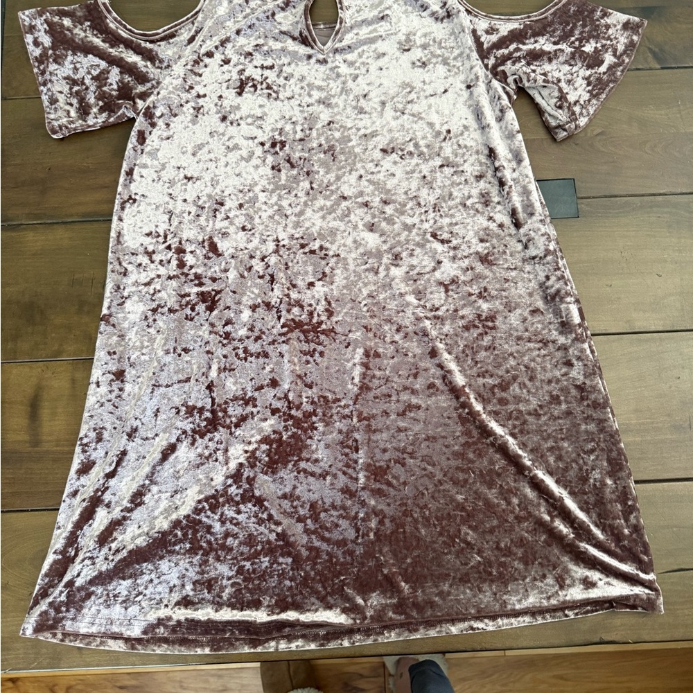 She + Sky Velvet Cold Shoulder Women’s Dress - Picture 5 of 5